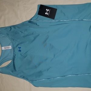 Womens athletic top XL